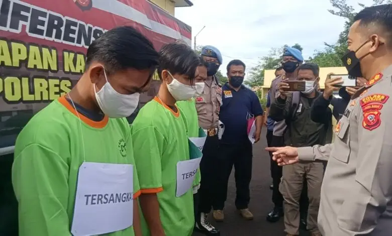 Maling Rel Kereta Api, Tiga Pria di Cianjur Ditangkap Polisi