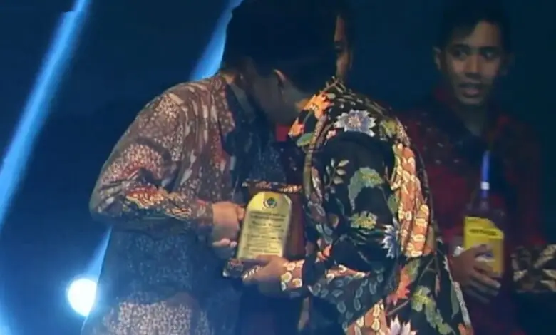 Mantan Bupati dan Wakil Bupati Diberi Penghargaan, TMS Tidak Datang