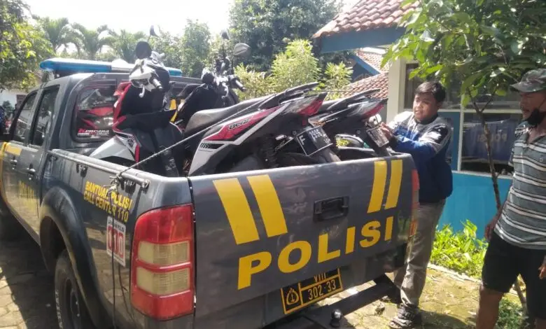 Masih Bocil Bawa Sajam, Enam Pelajar di Haurwangi Diamankan Warga
