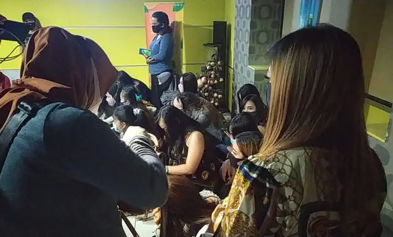 Masyarakat Desak Pemerintah Segera Tutup Tempat Karaoke