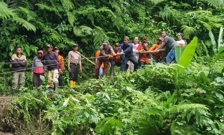Material Longsor Dibersihkan, Jalan di Bojongpicung Sudah Bisa Dilintasi