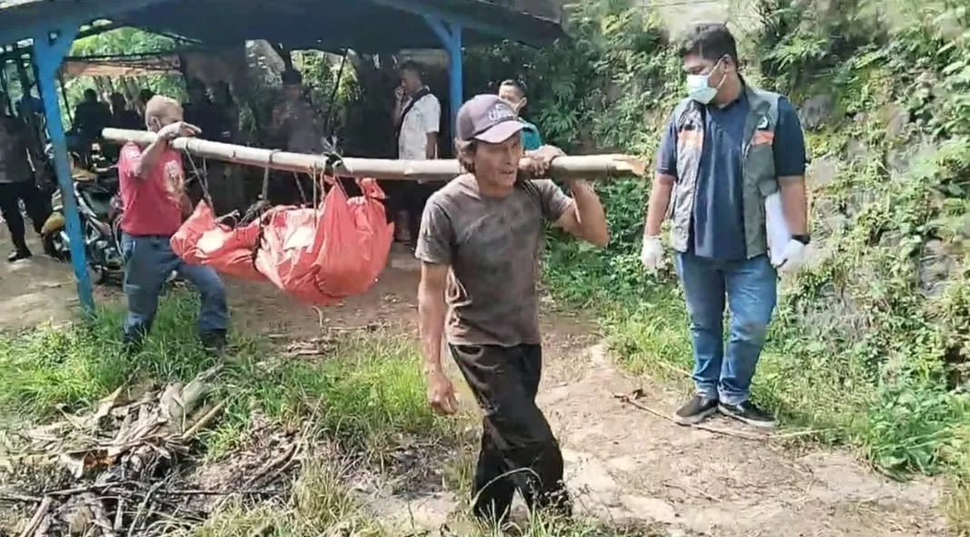 Mayat Perempuan Tanpa Identitas Ditemukan di Sungai Citarum, Warga Haurwangi Gempar