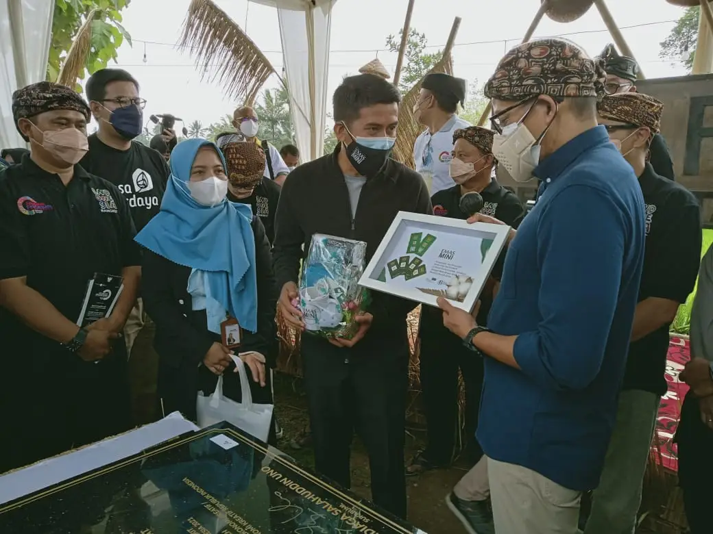 Menparkeraf Sandiaga Uno Berkunjung ke Desa Wisata Cisande Sukabumi