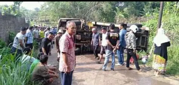 Mesin Truk Mati di Tanjakan Munjul, Hantam Motor, Satu Tewas