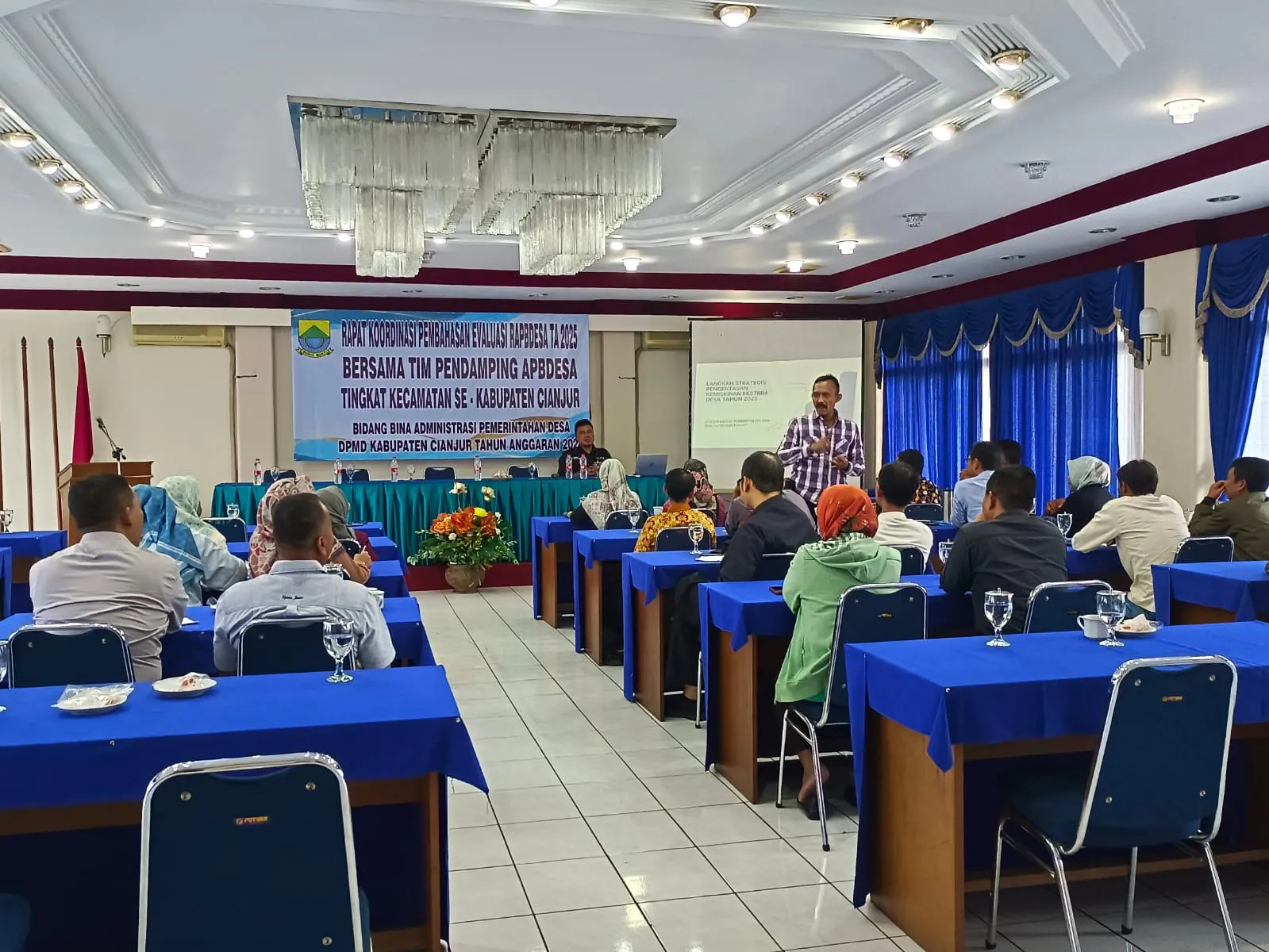 Minta Pelayanan Bagi Warga Ditingkatkan, DPMD Cianjur Adakan Evaluasi Soal RAPBDes