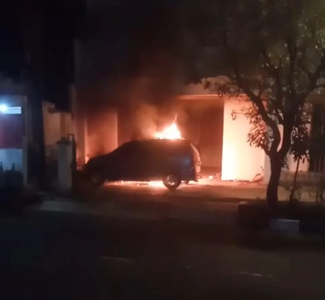 Misteri Mobil Avanza Terbakar di Parkiran Rio Karaoke Cianjur, Diduga Unsur Kesengajaan