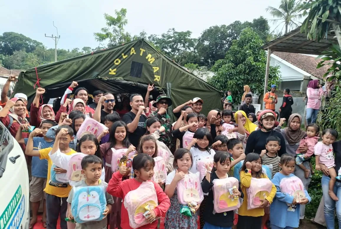 Moorlife Beri Bantuan Tas Sekolah dan Air Bersih untuk Korban Banjir Sukabumi
