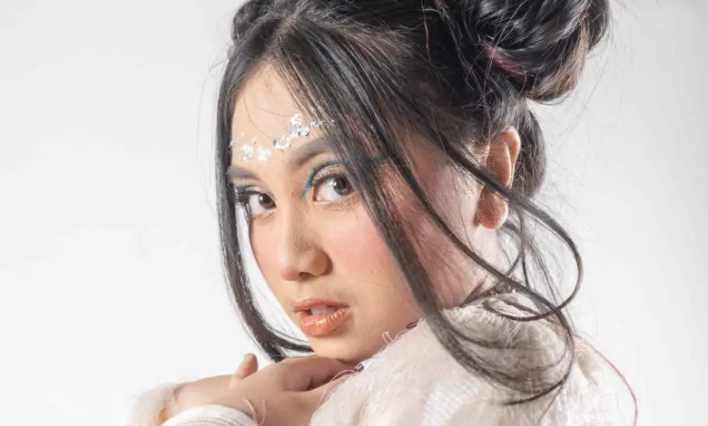 MUTIARA AZKA Serukan Dukungan Untuk Perempuan Lewat Lagu "Ya udahlah"