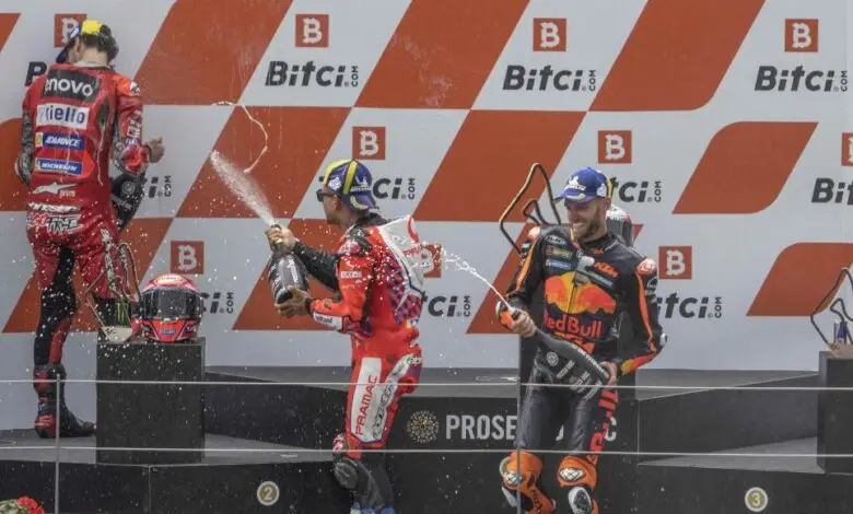 Nekat Tidak Ganti Ban Saat Hujan, Brad Binder Juara MotoGP Austria
