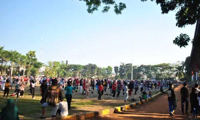 New Normal, Warga Cianjur Ramaikan Lapang Prawatasari