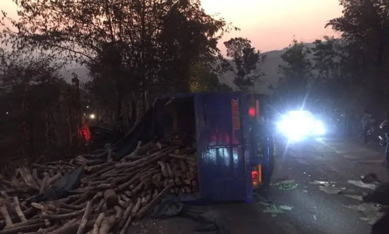 Ngeri! Kecelakaan di Jalur Jonggol, Sopir Tewas Terjepit