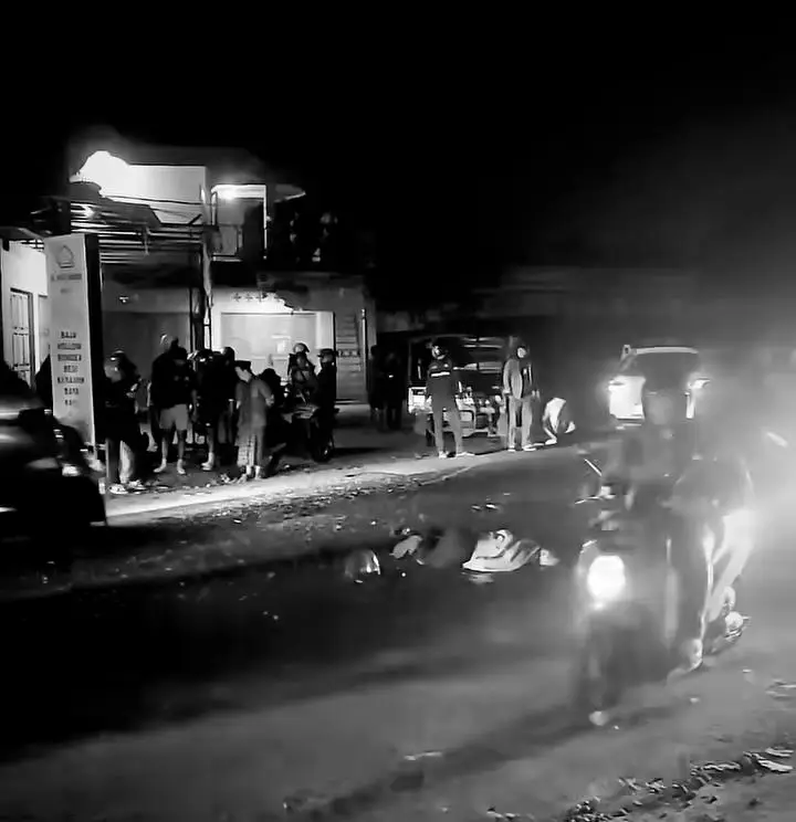 Oleng Saat Berkendara, Motor Tabrakan Dengan Mobil Pikap di Cianjur