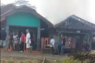 Pagi-pagi, Sebuah Rumah di Pagelaran Hangus Terbakar