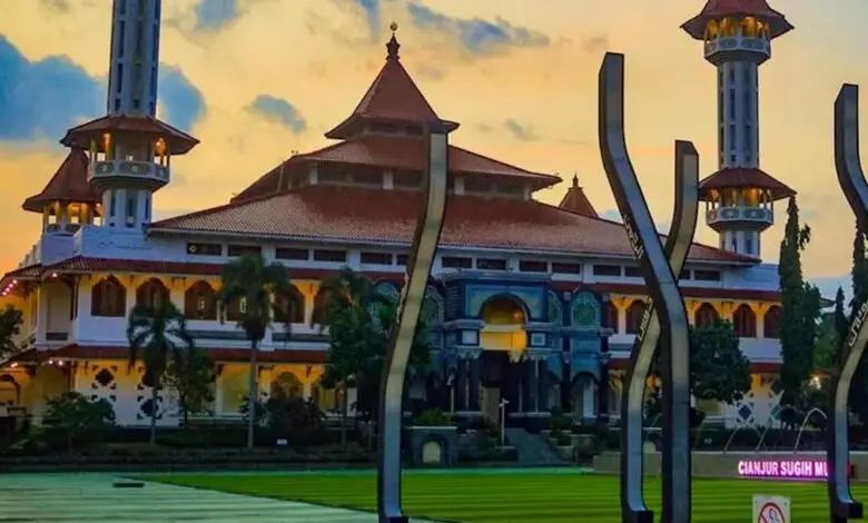 Para Pelaku Usaha di Alun-Alun Cianjur Merugi Akibat Penutupan Sementara