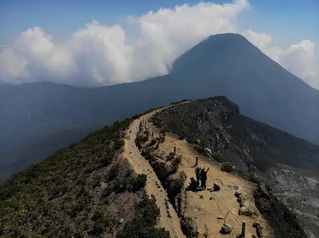 Parah! Banyak Pendaki Gunung Gede Buang Kotoran dan Sisa Makanan ke Sumber Mata Air