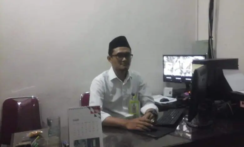 Pelayanan Tetap Jalan, Kantor Desa Sindanglaya Sediakan Hand Sanitizer