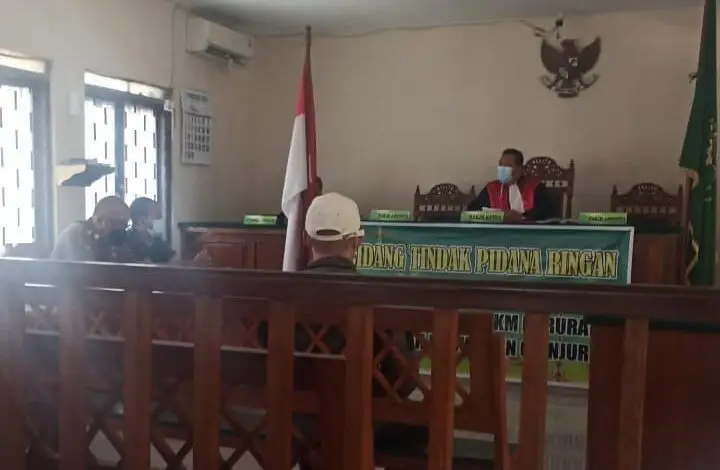 Pembuang Puluhan Karung Limbah Permen di Cianjur Didenda Rp200 Ribu