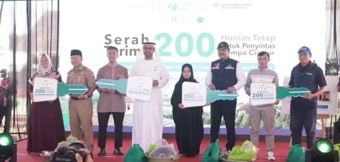 Pemkab Cianjur Serahkan Hunian Tetap untuk Korban Gempa 2022