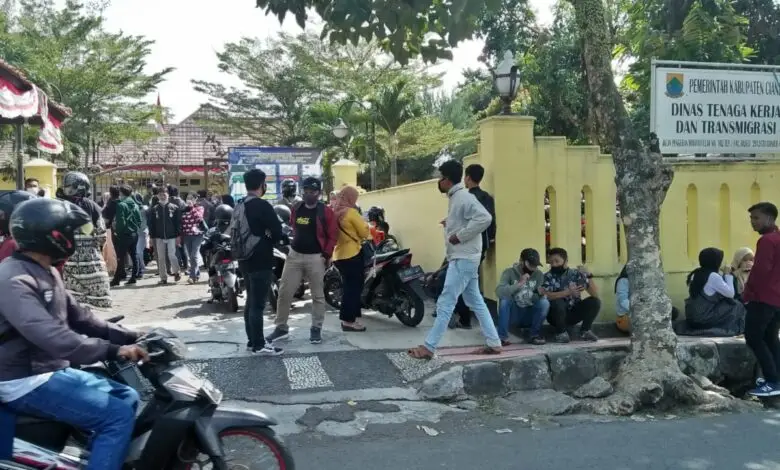 Pemohon Kartu Kuning Serbu Disnakertrans Cianjur, Ada Loker Besar-besaran