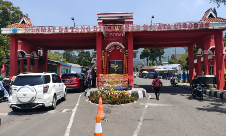 Pengunjung di Cibodas Keluhkan Harga Tiket Masuk Mahal