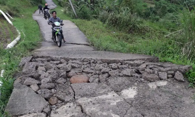 Pergerakan Tanah di Batulawang Cipanas Makin Parah, Aktivitas Warga Terhambat