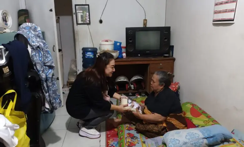 Peringati HUT PIRA ke-14, Endang S Thohari Salurkan Ratusan Sembako