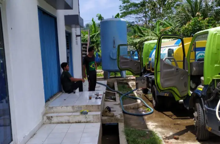 Perumdam Distribusikan Bantuan Air untuk Korban Bencana di Cianjur Selatan
