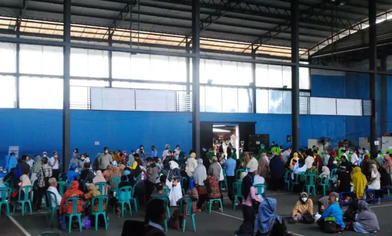 Peserta Vaksinasi Lansia Hari Kedua Membludak, Dinkes Khawatir jadi Klaster Baru