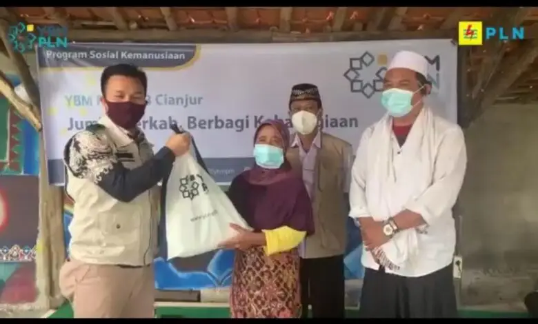 PLN Cianjur Bagi-bagi Sembako dan Hygiene Kit