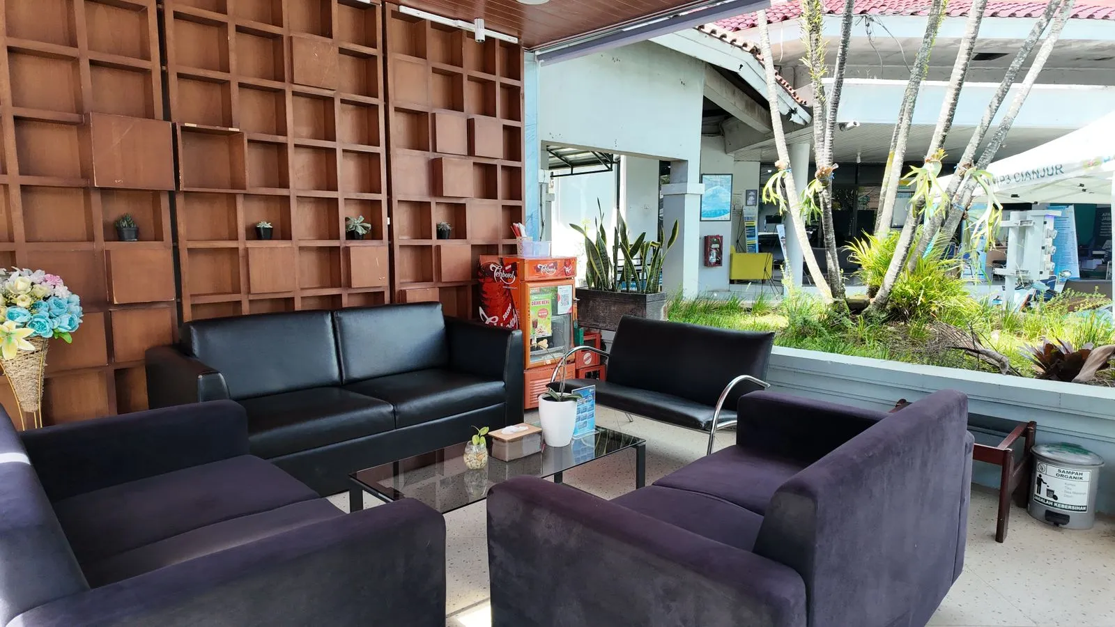 PLN UP3 Cianjur Tingkatkan Kenyamanan Pelanggan Melalui Ruang Tunggu Baru di ULP Cianjur Kota