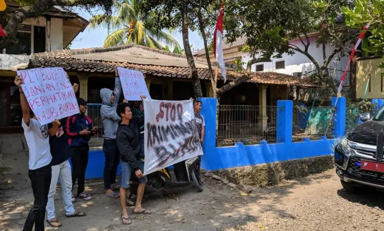 Plt Bupati Cianjur Cuekin Aksi Korban PHK di Ciranjang