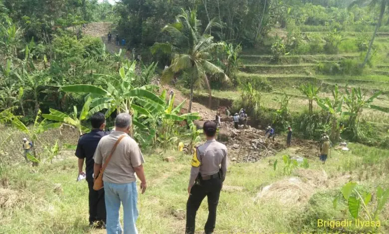 Polisi Pantau Pengerasan Jalan di Nanggalamekar, Hasilnya..
