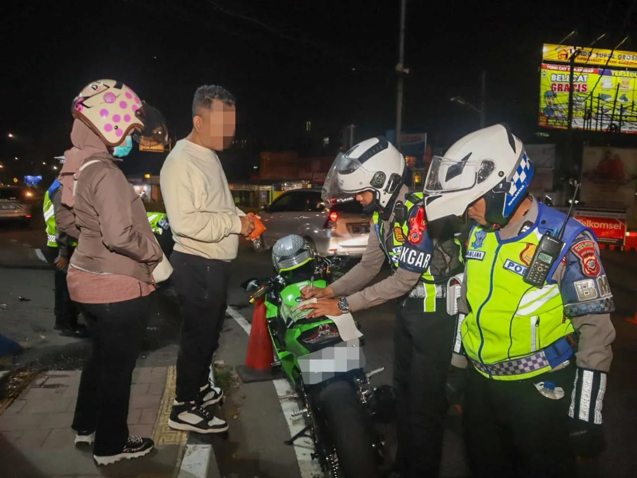 Polres Cianjur Amankan 42 Botol Miras dan 20 Knalpot Brong dalam Operasi KRYD
