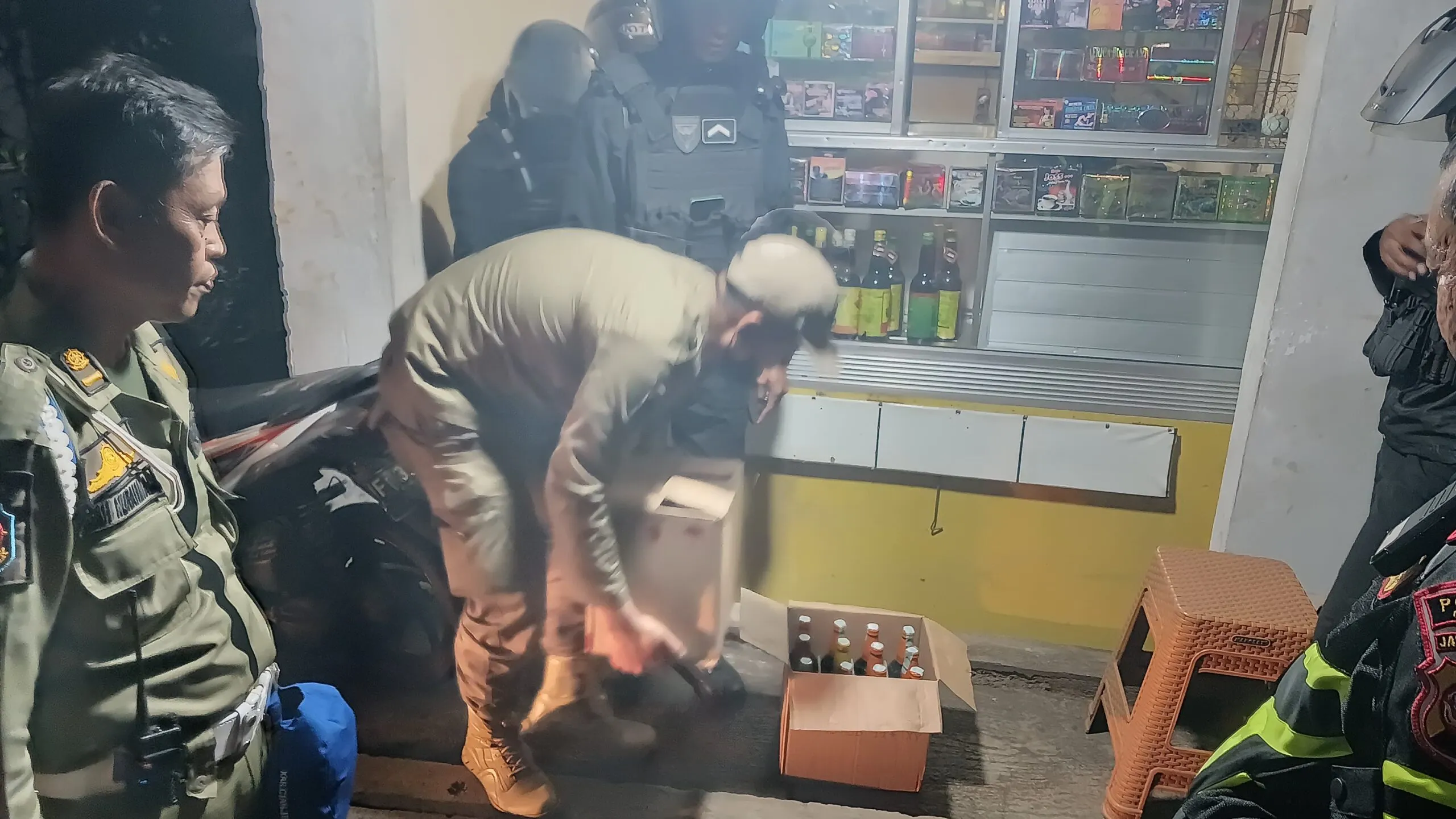 Polres Cianjur Gencarkan Razia Jelang Ramadan, Puluhan Miras Disita