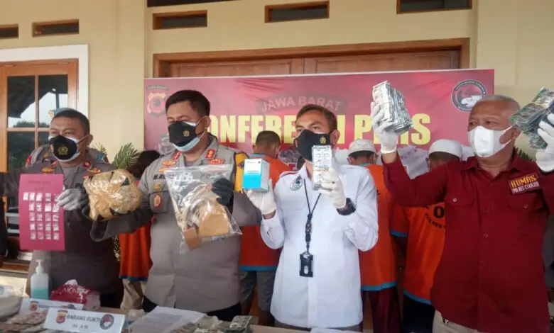 Polres Cianjur Tangkap Pengedar Narkoba dan Tramadol, Ada Modus Tempel Angkot