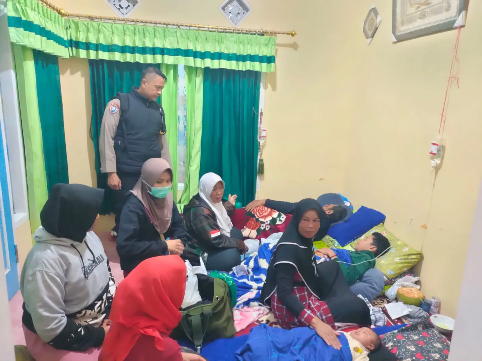 Puluhan Warga Galudra Cugenang Diduga Keracunan Massal Usai Santap Sate Pedagang Keliling