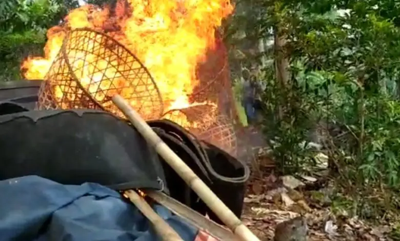 Puluhan Warga Gerebek Judi Sabung Ayam di Desa Tanjungsari Sukaluyu