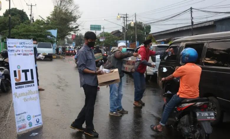 Ramadan Berbagi, IJTI Korda Cianjur Gelar Bakti Sosial