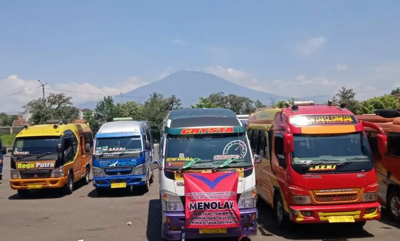 Ratusan Angkutan Elf Cianjur Gelar Aksi Mogok Gegara Banyak Travel Gelap — Cianjur Update