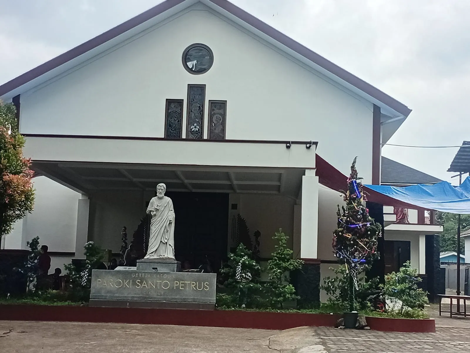 Ratusan Jemaat Gereja Katolik Santo Petrus Cianjur Ikuti Natal Penuh Khidmat