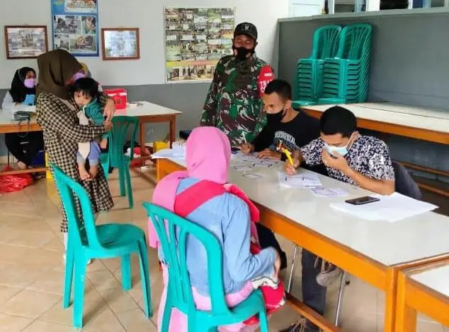 Ratusan Warga Desa Cibadak Ikuti Vaksinasi Covid-19 di Vila Puncak Kana