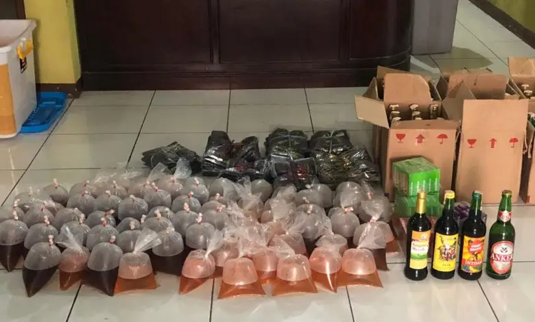 Razia di Karangtengah, Polisi Sita Miras Oplosan 'Roso-roso'