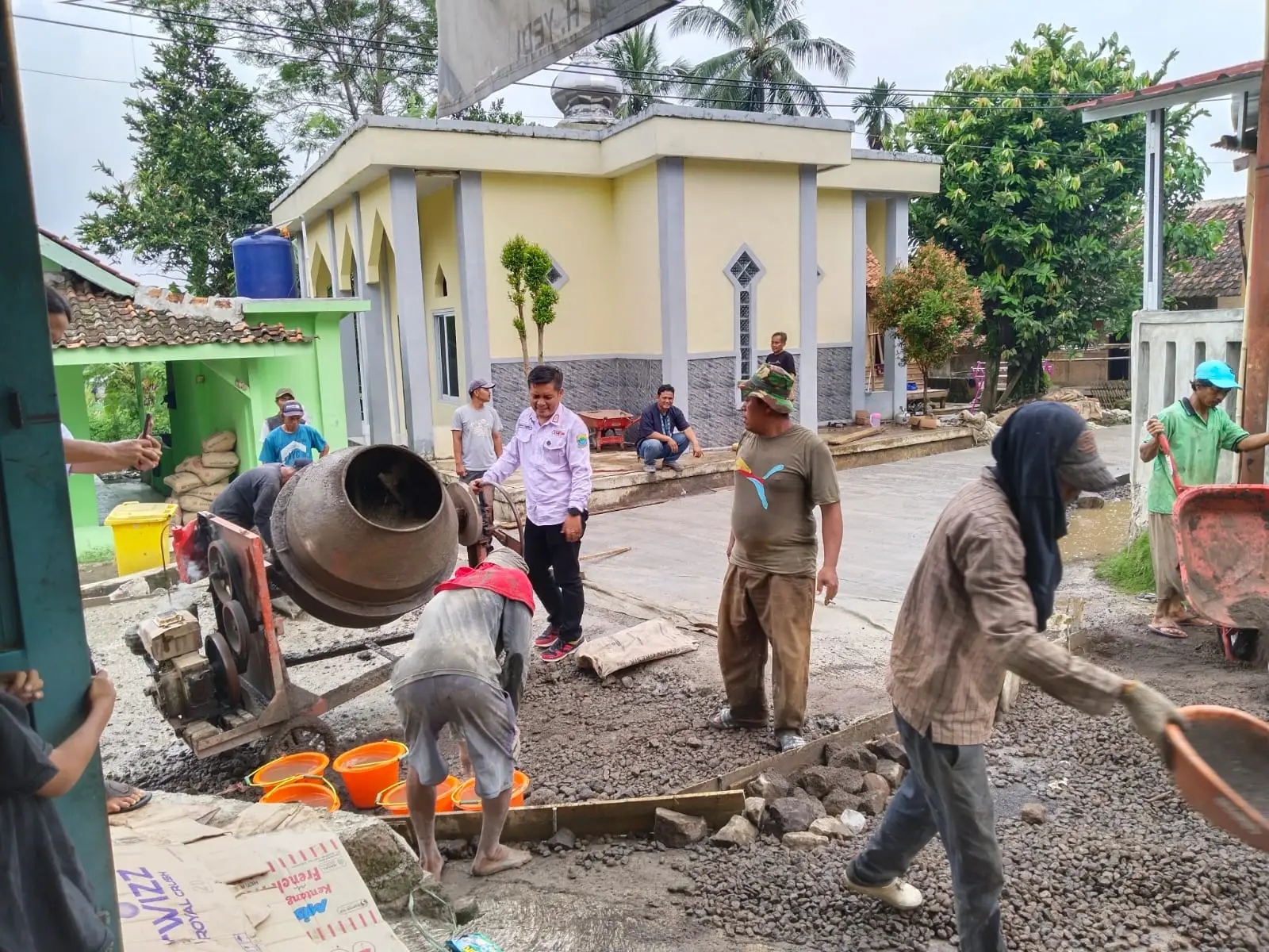 Realisasikan DD 2024, Pemdes Sukamanah Cugenang Bangun Jalan Antar Dua Dusun, Segini Nilainya