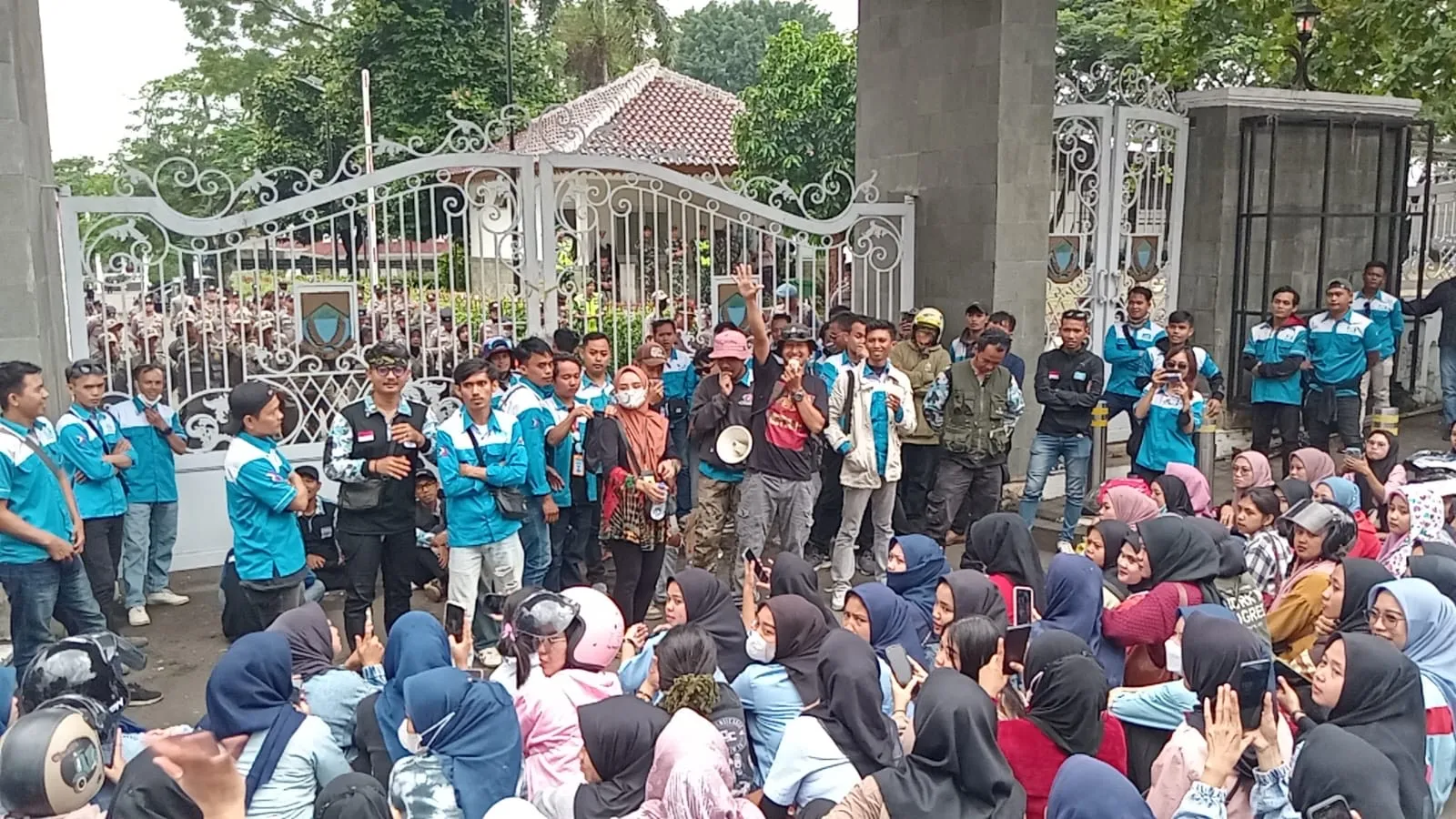 Ribuan Buruh SPN Cianjur Desak Kenaikan UMK 7% dan Upah Sektoral