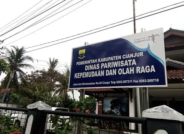 Ribuan Pelaku Pariwisata di Cianjur Dapat Bantuan Sembako Kemenparekraf
