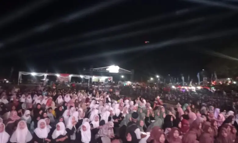 Ribuan Warga Cisel Hadiri Istigosah Bersama di Tugu Titik Nol