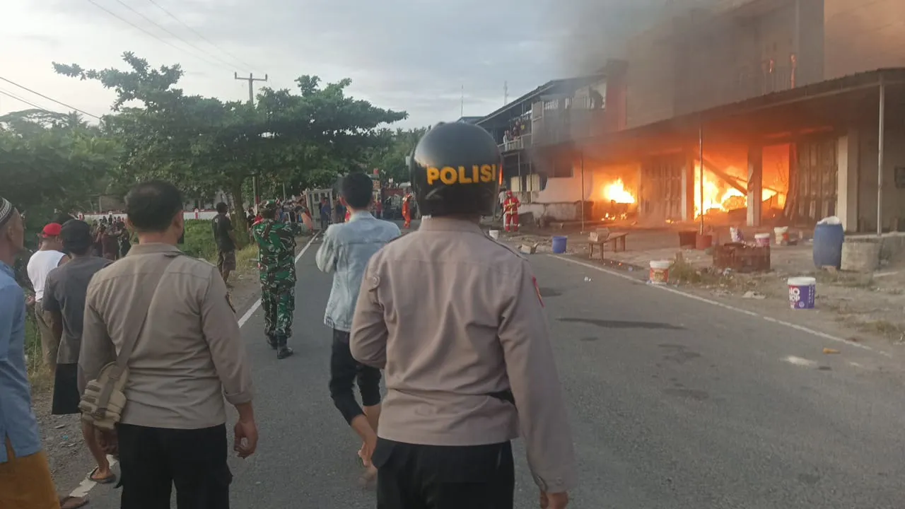 Ruko di Agrabinta Hangus Dilahap Api, Kerugian Capai Rp 1 Miliar Lebih