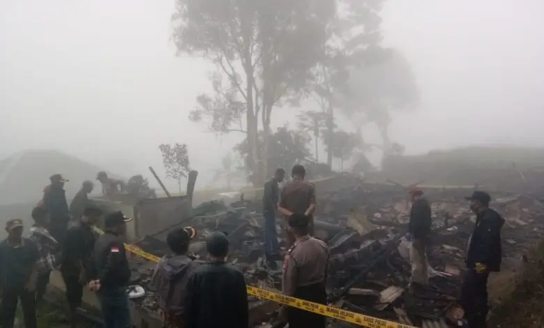 Rumah Kebakaran di Pagelaran, Damkar Sulit Akses Lokasi