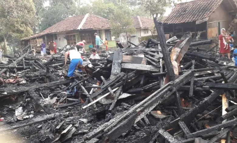 Rumah Ustaz di Cibeber Kebakaran, Nyaris Rata dengan Tanah