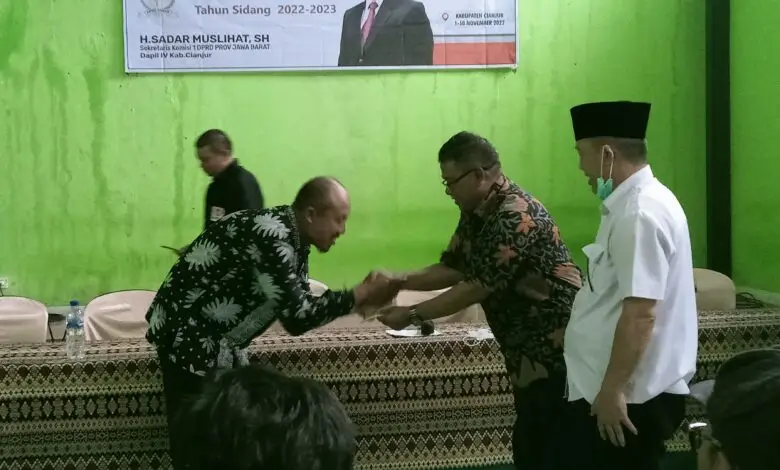 Sadar Muslihat Beri Bantuan Saat Reses di Desa Sukatani